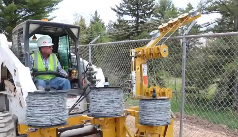 How to use the Barbed Wire Dispenser to pull three strands